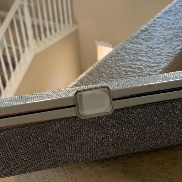 Women’s silver clutch. - Picture 2 of 3